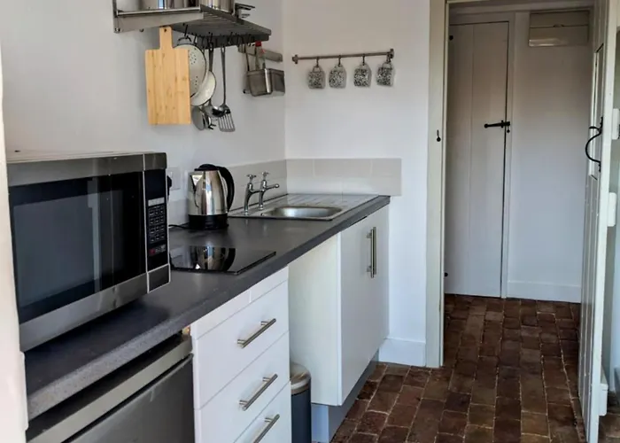 No1 The Yard, Regilbury Court, Winford بيت للعطل